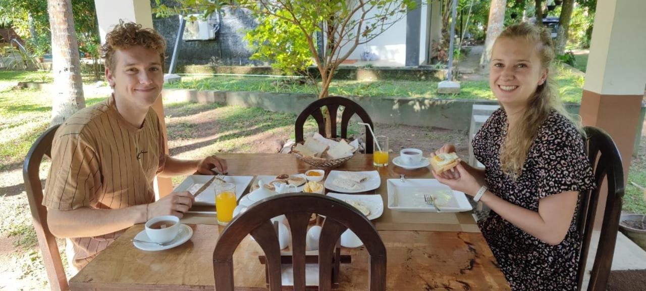 Elegant Hamlets Home Stay Chilaw Ngoại thất bức ảnh